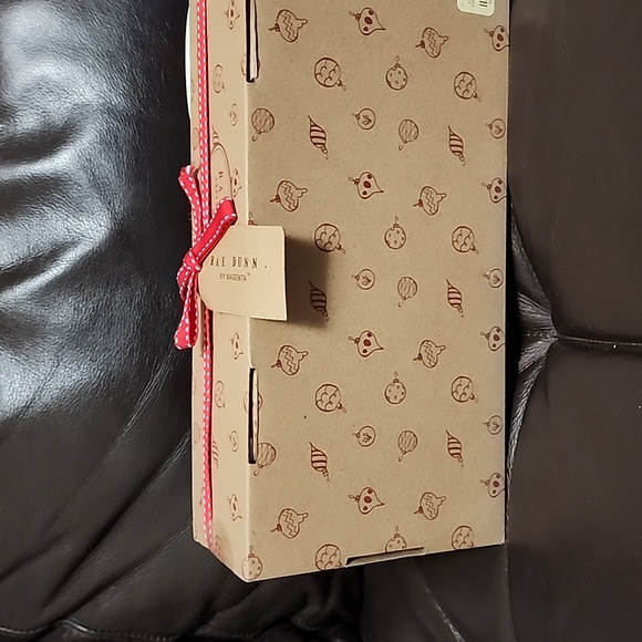 BNWT  Rae Dunn Mr & Mrs Claus 🎅 🤶 Mug set - Picture 5 of 5